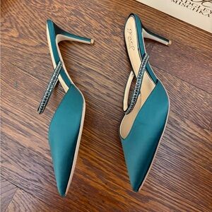 Badglby pointed toe heel never worn! Great condition